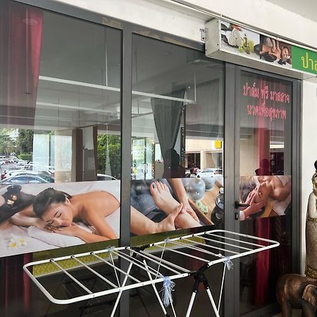 Private Modern Apartments By Patong Vacation Rentals Located In The Heart Of Patong, Walking Distance To The Beach, Kitchen, Private Bathroom, Seating Area, 65" Smart Tv With Free Wifi 外观 照片