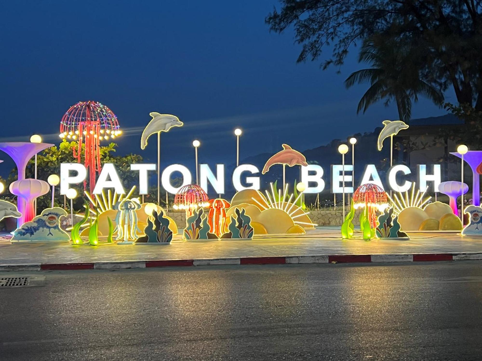 Private Modern Apartments By Patong Vacation Rentals Located In The Heart Of Patong, Walking Distance To The Beach, Kitchen, Private Bathroom, Seating Area, 65" Smart Tv With Free Wifi 外观 照片