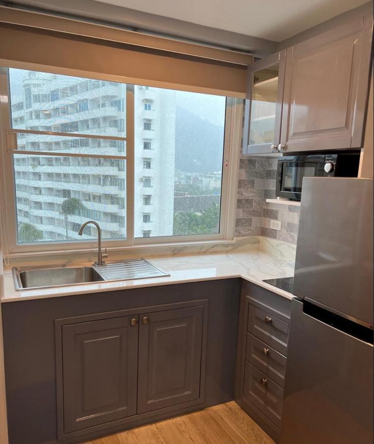 Private Modern Apartments By Patong Vacation Rentals Located In The Heart Of Patong, Walking Distance To The Beach, Kitchen, Private Bathroom, Seating Area, 65" Smart Tv With Free Wifi 外观 照片