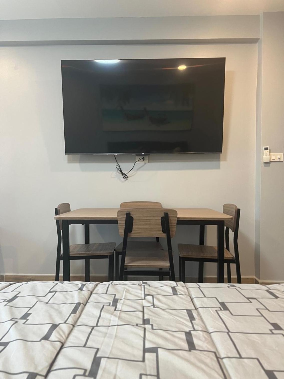 Private Modern Apartments By Patong Vacation Rentals Located In The Heart Of Patong, Walking Distance To The Beach, Kitchen, Private Bathroom, Seating Area, 65" Smart Tv With Free Wifi 外观 照片