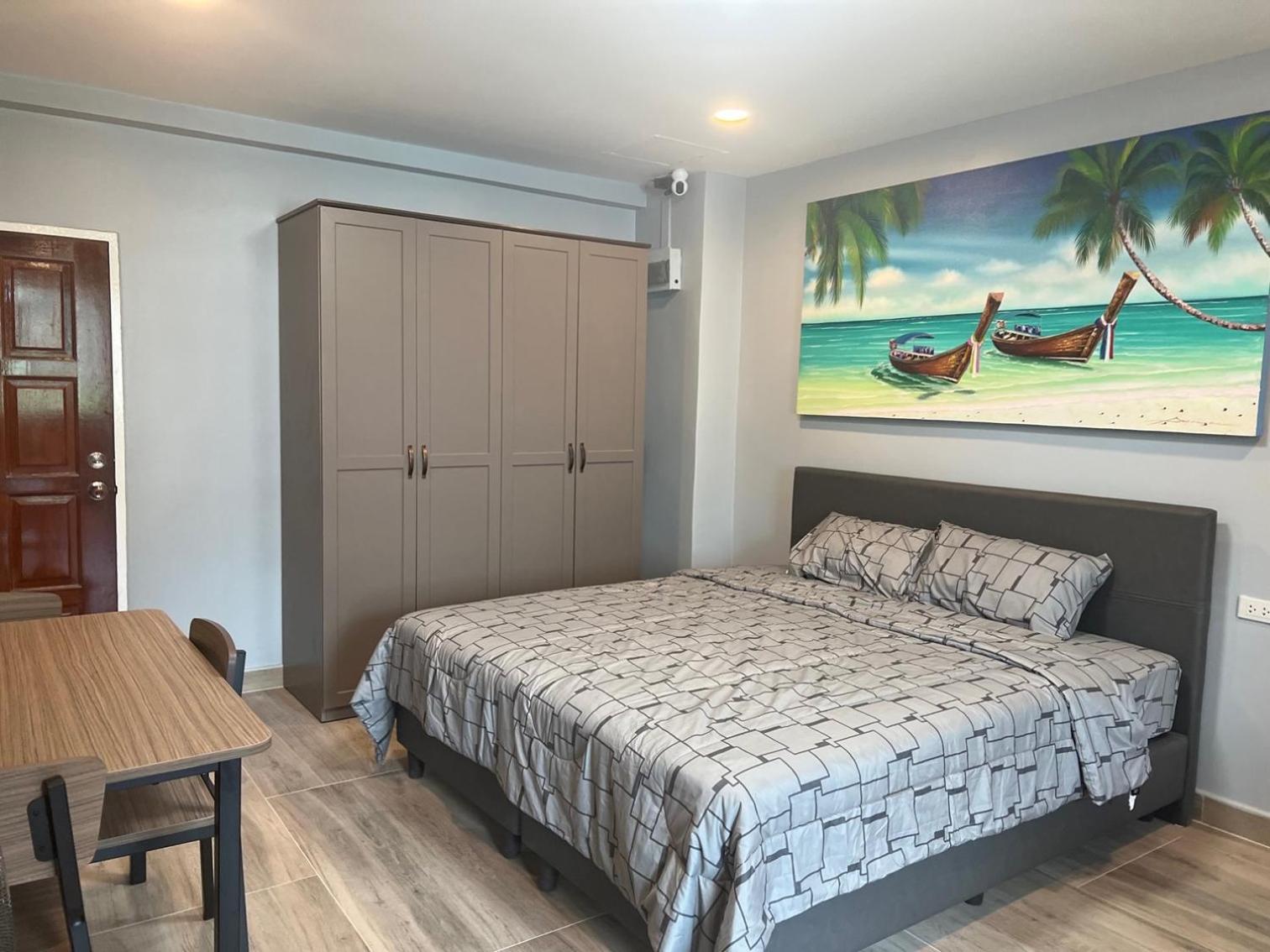Private Modern Apartments By Patong Vacation Rentals Located In The Heart Of Patong, Walking Distance To The Beach, Kitchen, Private Bathroom, Seating Area, 65" Smart Tv With Free Wifi 外观 照片