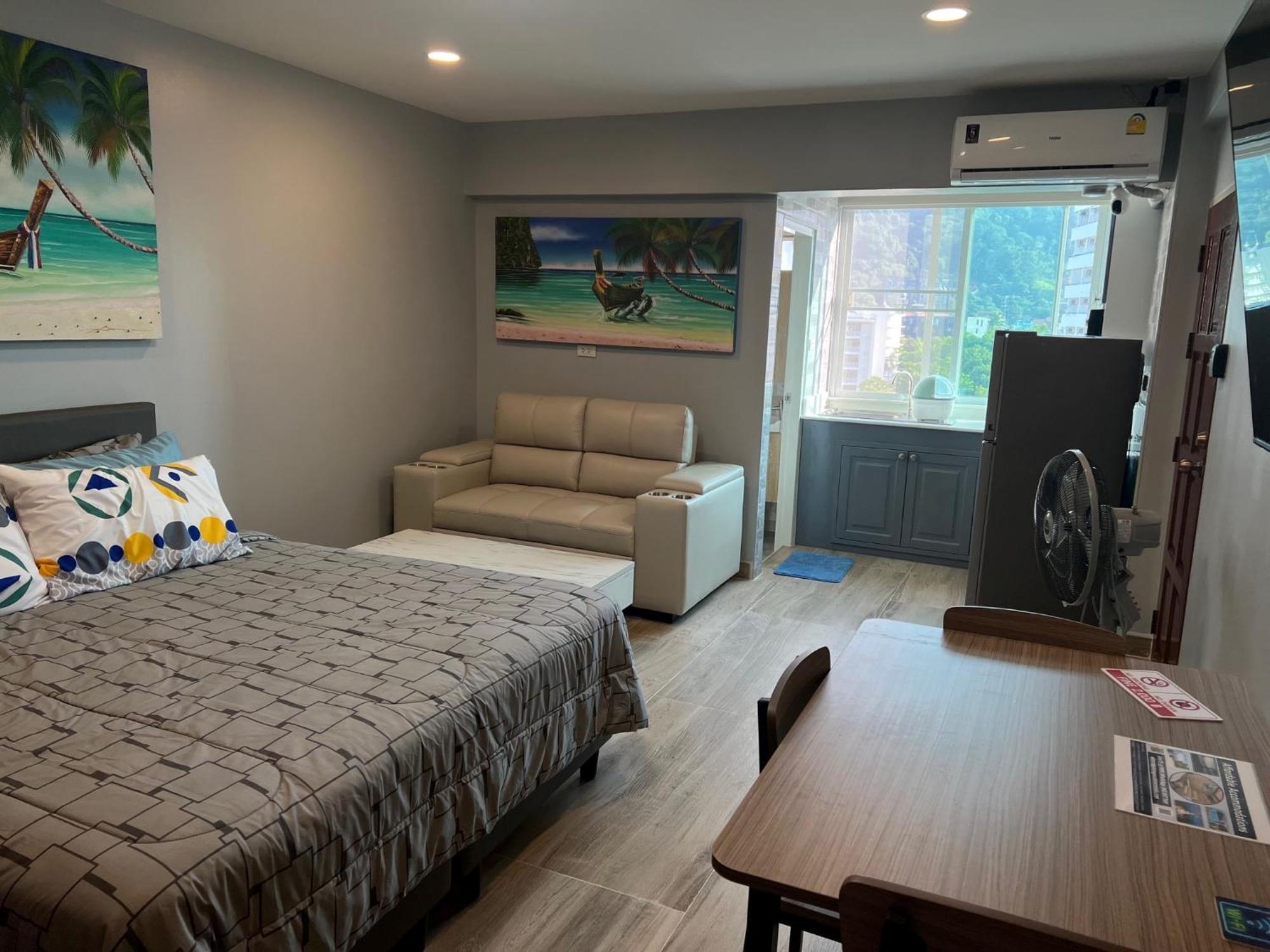 Private Modern Apartments By Patong Vacation Rentals Located In The Heart Of Patong, Walking Distance To The Beach, Kitchen, Private Bathroom, Seating Area, 65" Smart Tv With Free Wifi 外观 照片