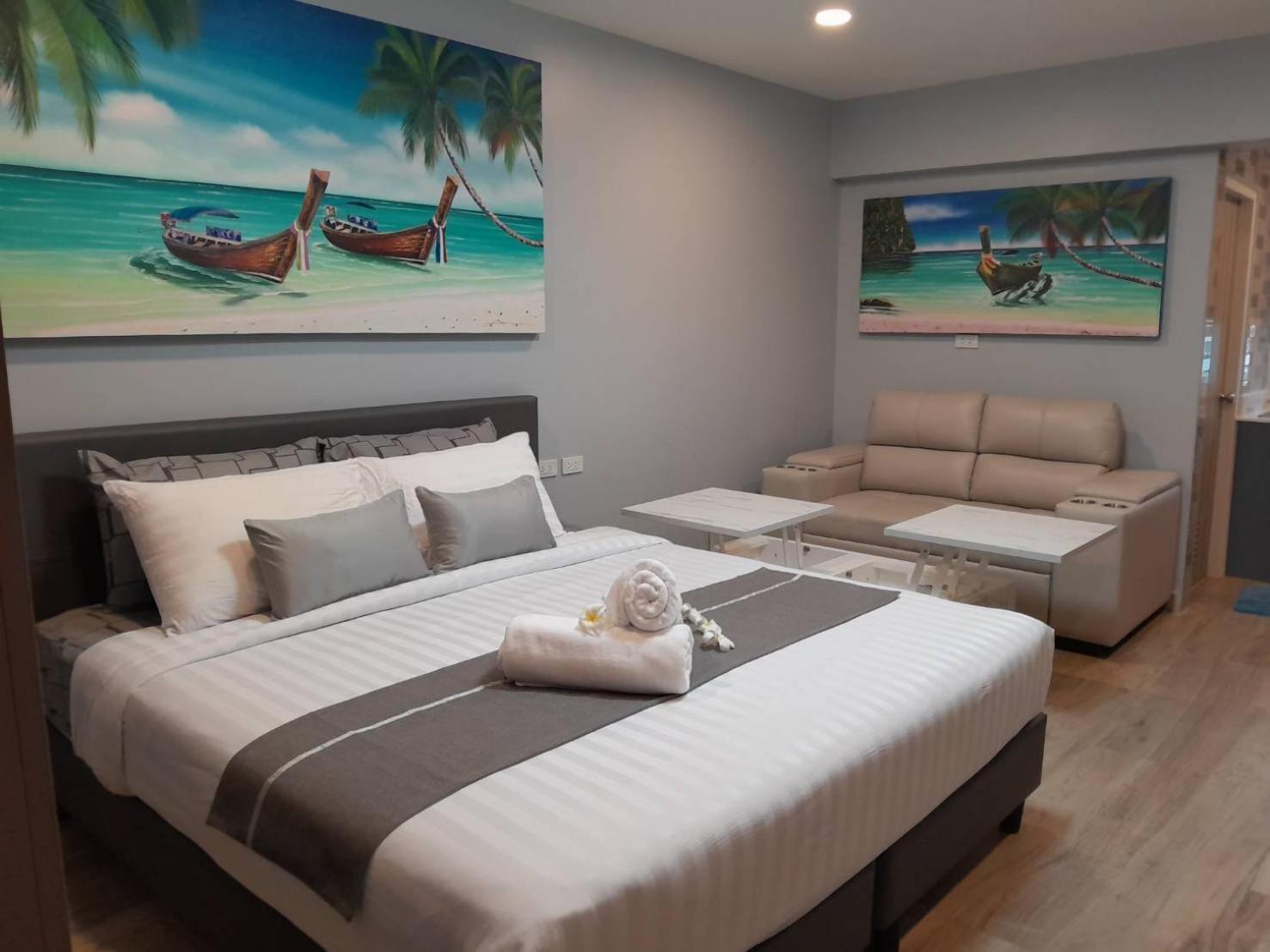 Private Modern Apartments By Patong Vacation Rentals Located In The Heart Of Patong, Walking Distance To The Beach, Kitchen, Private Bathroom, Seating Area, 65" Smart Tv With Free Wifi 外观 照片