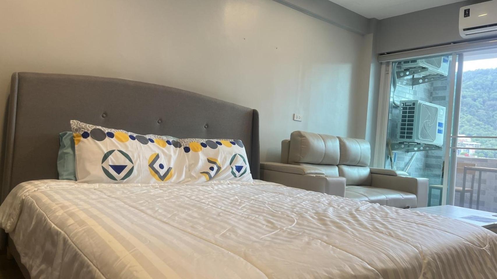 Private Modern Apartments By Patong Vacation Rentals Located In The Heart Of Patong, Walking Distance To The Beach, Kitchen, Private Bathroom, Seating Area, 65" Smart Tv With Free Wifi 外观 照片