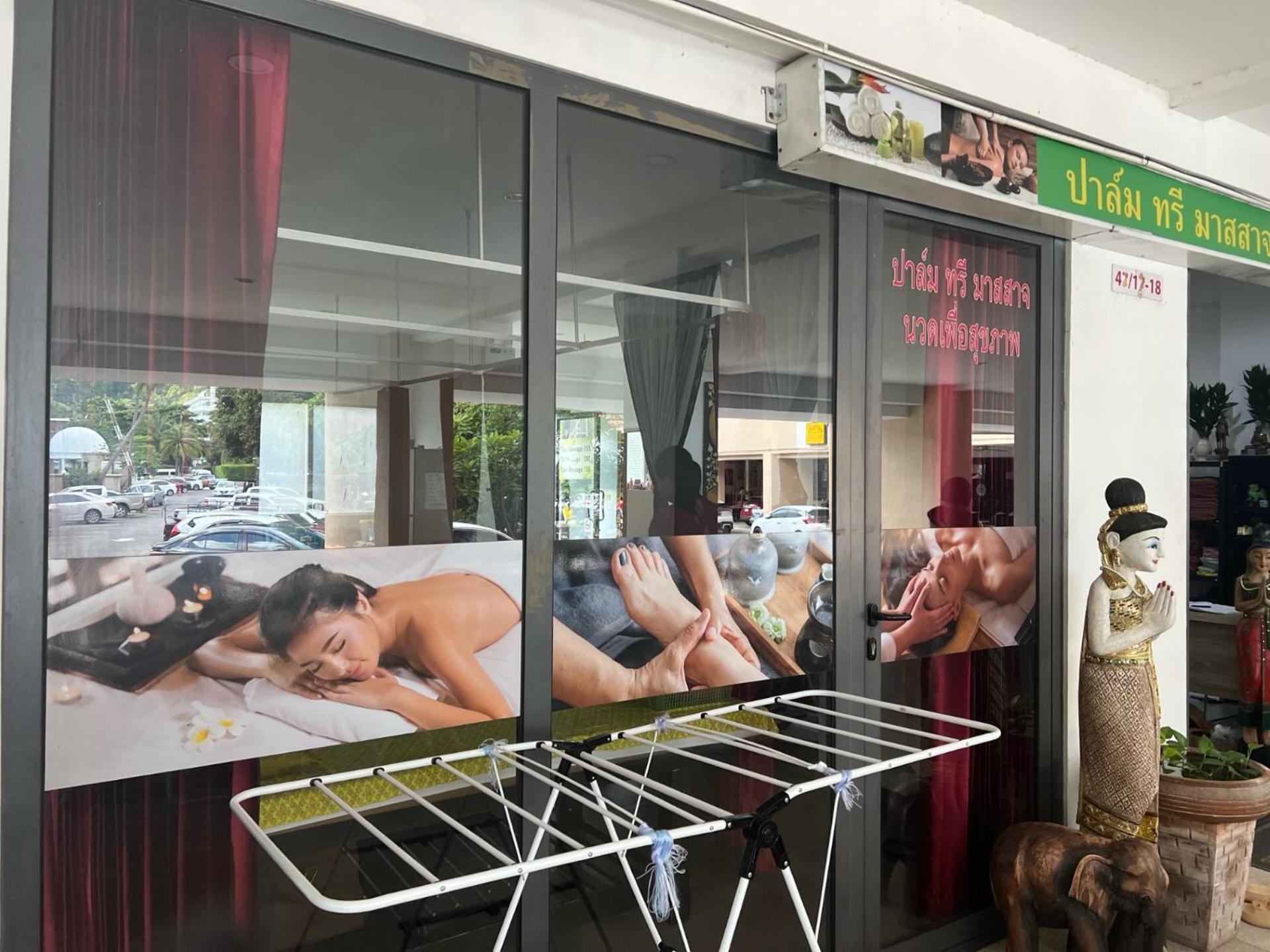 Private Modern Apartments By Patong Vacation Rentals Located In The Heart Of Patong, Walking Distance To The Beach, Kitchen, Private Bathroom, Seating Area, 65" Smart Tv With Free Wifi 外观 照片